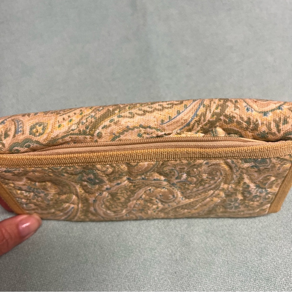 Donna Sharp fabric Paisley Clutch wallet multiple pockets and slots zip coin - Picture 3 of 8
